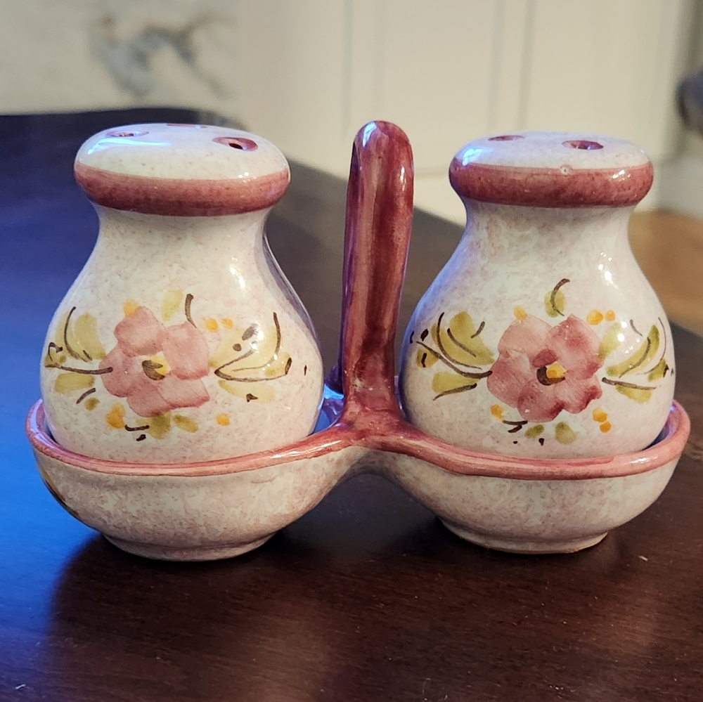 Vintage Italian (Ischia) Salt & Pepper (Sale & Pepe) Shaker with holder